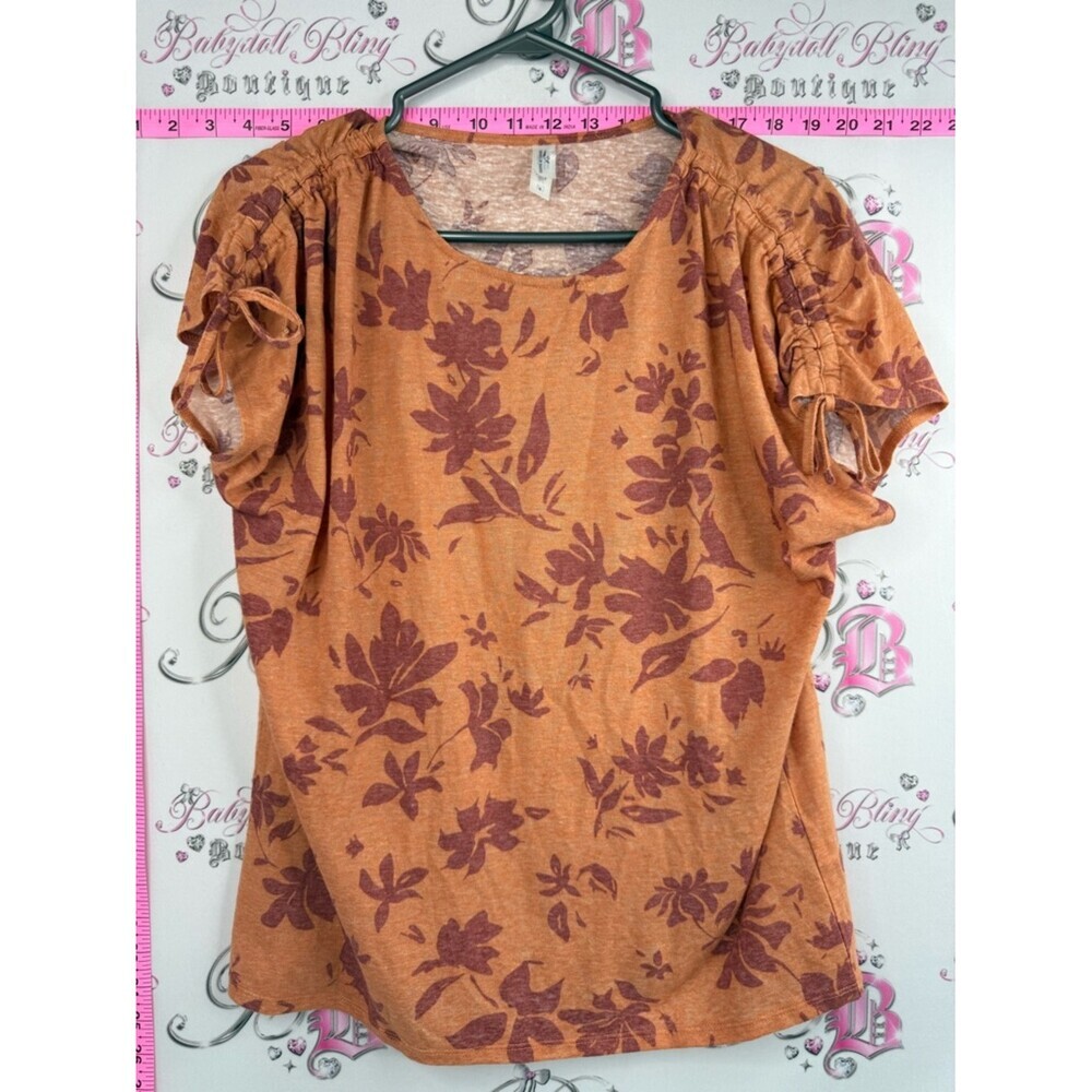 Denver Hayes T-shirt flowers cinch sleeves Rust Orange Floral Short Sleeve Top